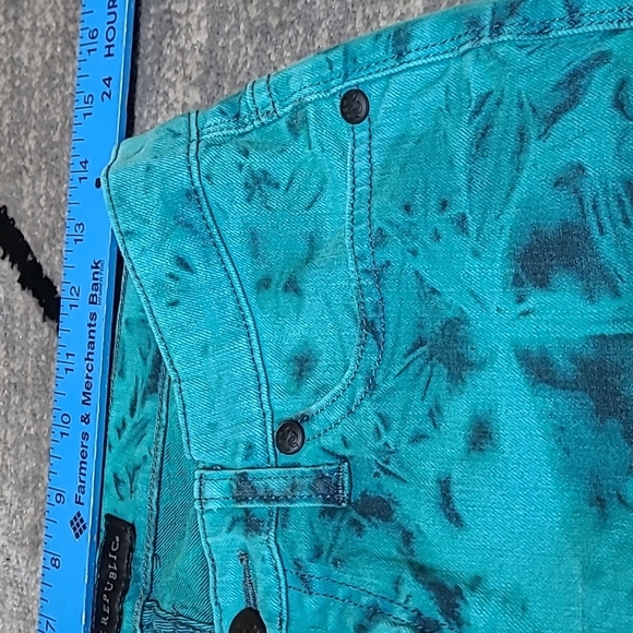 ROCK & REPUBLIC TIE DYE OSCAR SKINNY BERLIN DENIM JEAN - Picture 4 of 14